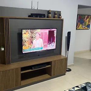 Apartamento Linda Casa Em Fechado, Brasília